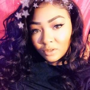 Meet your Posher, Saaya